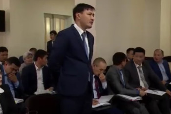 Фотография к новости: Аким Шымкента проучит ответственного за общественный транспорт чиновника