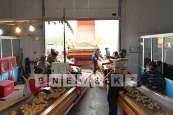 Фотография к новости: Малик Мурзалин ознакомился с современной поливной технологией орошаемых земель