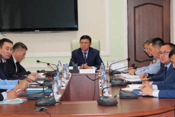 Фотография к новости: В Атырауской области накажут кондукторов, требующих оплату у льготников