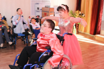 Фотография к новости: Почему «солнечные дети» танцевали для футболистов «Окжетпеса» 