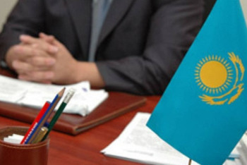 Фотография к новости: На сколько часов перерабатывают госслужащие в Казахстане?