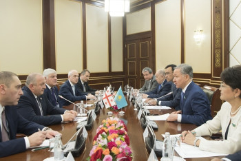 Фотография к новости: Казахстанским депутатам интересен опыт грузинских коллег - Н.Нигматулин