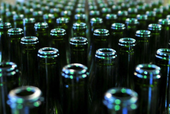 Фотография к новости: В Акмолинской области изъято более 100 тыс бутылок контрафактного алкоголя