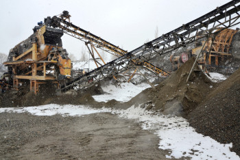 Фотография к новости: В Алматинской области из-за строительства республиканской трассы едва не снесли более 70 домов
