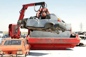 Фотография к новости: В Казахстане возобновили прием старых автомобилей за денежную компенсацию  