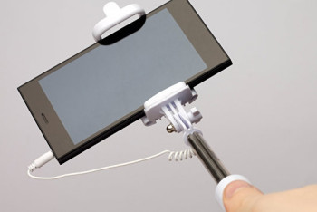 Фотография к новости: В Дубае установили мировой рекорд по «самой длинной селфи-палке»