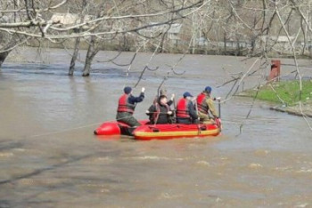 Фотография к новости: На Востоке Казахстана эвакуируют людей в связи с поднятием уровня реки