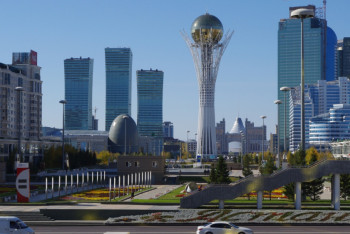 Фотография к новости: Эстафету по благоустройству столицы запустили рядовые казахстанцы