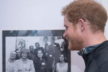 Фотография к новости: Принц Гарри рассказал, что много лет не мог принять смерть матери