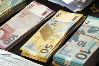 Фотография к новости: Азербайджан отпускает национальную валюту в свободное плавание