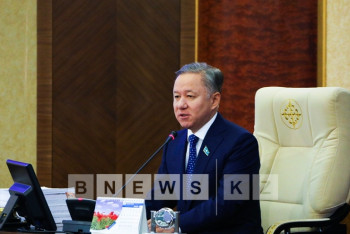 Фотография к новости: Н.Нигматулин рассказал, какая работа ожидает депутатов на третьей парламентской сессии