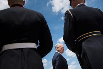 Фотография к новости: Американский школьник взял интервью у министра обороны