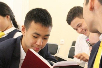 Фотография к новости: Казахстанская система распределения грантов стимулирует утечку мозгов - депутат