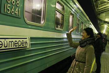 Фотография к новости: В фирменном поезде «Байтерек» парню в ухо заполз таракан