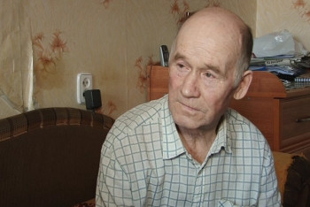 Фотография к новости: Вернувшийся из 17-летнего рабства житель Темиртау получил документы