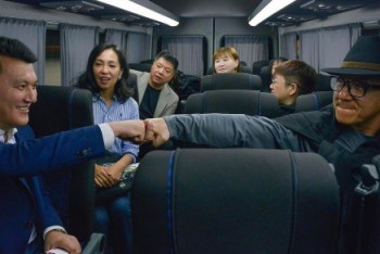 Фотография к новости: Е.Карин: Визит Джеки Чана не принес нам никаких расходов 