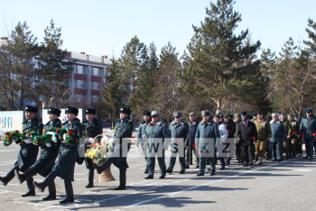 Фотография к новости: В Петропавловске прошел митинг в честь Дня памяти и мужества 