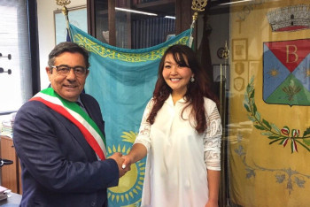 Фотография к новости: Казахстанка отказалась от политической карьеры в Италии из-за любви к родине