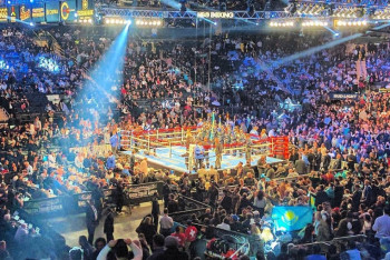 Фотография к новости: Болельщики подрались во время боя Головкин-Джейкобс