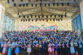 Фотография к новости: В столице прошло чествование выпускников 