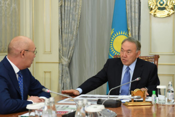 Фотография к новости: Назарбаеву доложили о подготовке к запуску международного финцентра