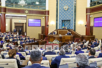 Фотография к новости: Назарбаев о медстраховании: Давайте не будем опять спотыкаться 