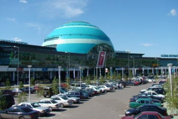 Фотография к новости: Оплату за парковку в аэропорту Астаны с 57 тысяч тенге снизили до 2 тысяч