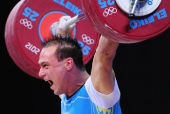 Фотография к новости: Медаль казахстанского тяжелоатлета теперь принадлежит поляку