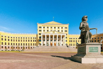 Фотография к новости: КАЗГЮУ заключил меморандум о сотрудничестве с акиматом Мангистауской области