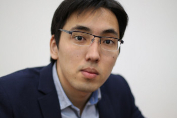 Фотография к новости: Казахстанско-кыргызские отношения Алмазбек Атамбаев обостряет сознательно - эксперт