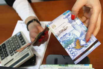 Фотография к новости: Мажилисмены возмутились долгами в республиканском бюджете 