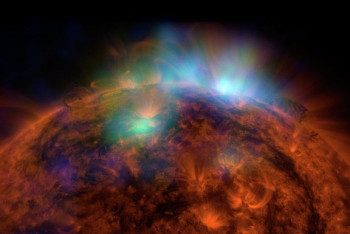 Фотография к новости: Ученые обнаружили у Cолнца признаки планет