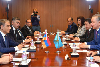 Фотография к новости: Н.Нигматулин провел ряд двусторонних встреч в рамках второго совещания спикеров парламентов стран Евразии