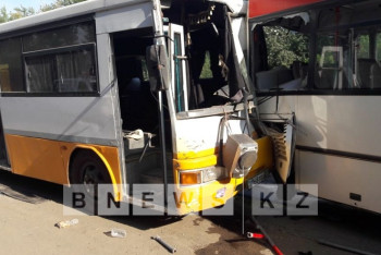 Фотография к новости: В Уральске по вине водителя автобуса в ДТП пострадали 20 человек 