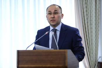 Фотография к новости: Абаев назвал причину, по которой госорганы формально отвечают на запросы СМИ