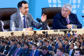 Фотография к новости: Б. Сагинтаев обсудил с активом Кызылординской области ход реализации Послания Президента