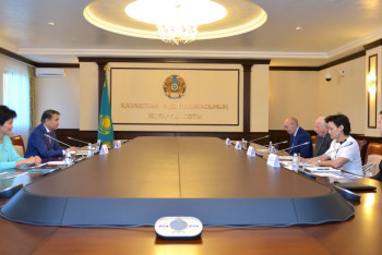 Фотография к новости: Кайрат Мами встретился с лордом Гэри Вульфом