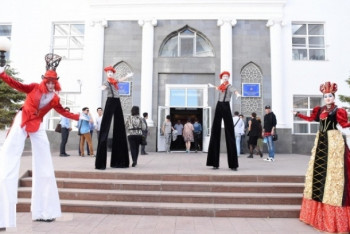 Фотография к новости: Лучшие театральные постановки зарубежья представят на сцене Астаны