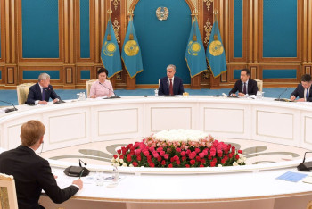 Фотография к новости: Касым-Жомарт Токаев провел совещание по вопросам занятости и труда