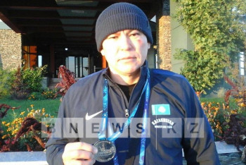 Фотография к новости: Неспортивное поведение иранца на чемпионате мира принесло серебро Казахстану