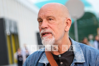 Фотография к новости: Джон Малкович проведет мастер-класс для казахстанских студентов