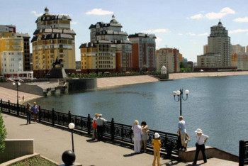 Фотография к новости: Десять тонн мусора собрали за неделю в столичных реках