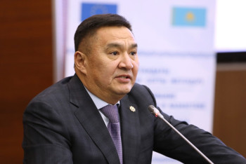 Фотография к новости: М.Ахметжанов: Есть люди, кто видит и «крышует» обнал  