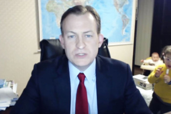 Фотография к новости: Как озорные дети рассмешили зрителей прямого эфира BBC