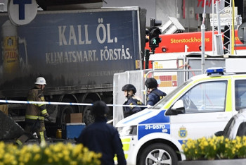 Фотография к новости: Теракт в Швеции: Грузовик-убийца «доехал» до Стокгольма