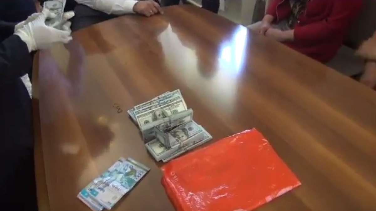  кадр из видео задержания Халыка Б.Ш.