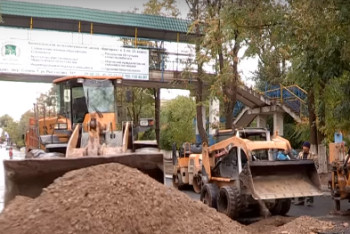 Фотография к новости: На новой дороге в Шымкенте провалился асфальт