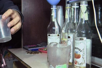 Фотография к новости: Сеть цехов по производству суррогатной водки «накрыли» в Павлодаре