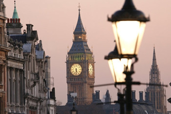 Фотография к новости: Великобритания планирует запретить автомобили, работающие на бензине и дизеле 