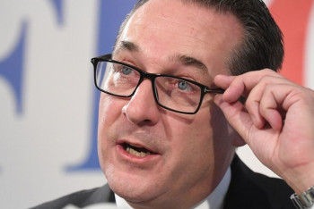 Фотография к новости: Вице-канцлер Австрии ушёл в отставку после скандального видео